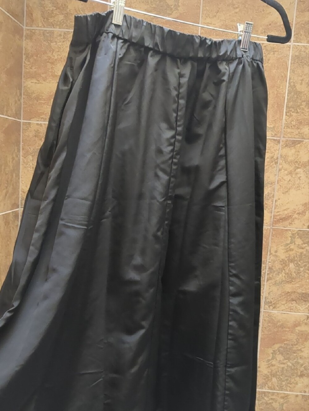 NWOT High-Waisted Black Taffeta Midi Skirt - Picture 5 of 7
